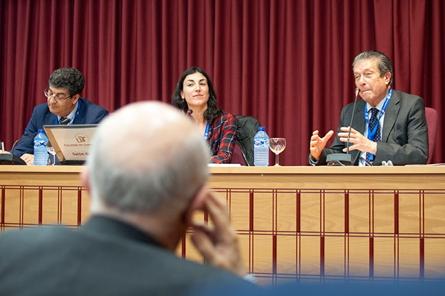 La periodista Sara Armesto ha sido la encargada de moderar el debate protagonizado por Federico Mayor Zaragoza y Diego Valderas.