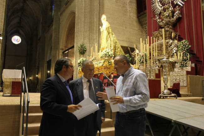 MACARENA - CRUZ ROJA HERMANDAD Y AYTO