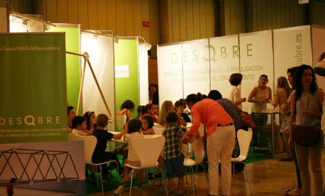 Taller CuartoCreciente Feria Ciencia Sevilla