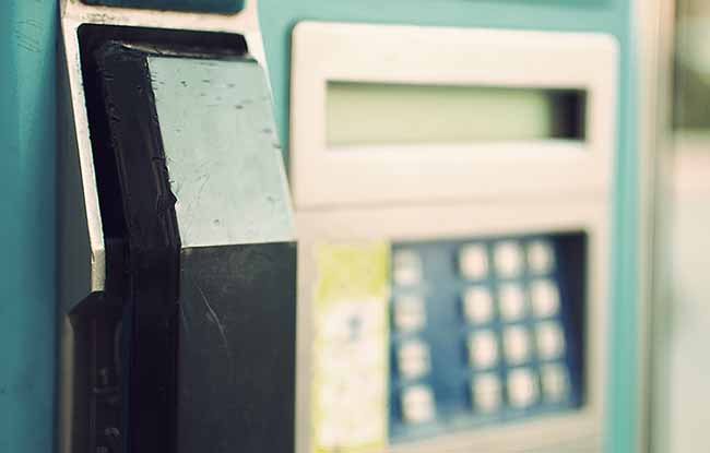 cabina-telefonos-domingo-caceres-flickr