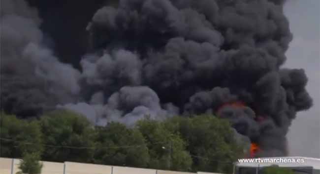 incendio-desguace-marchena-rtvmarchena