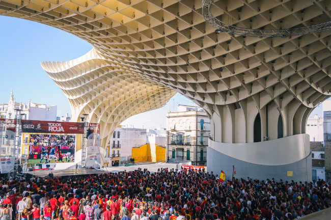 todos con la roja setas