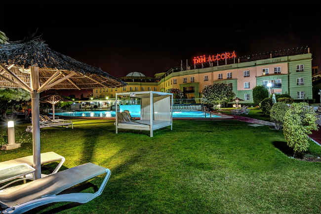 FACHADA HOTEL ALCORA