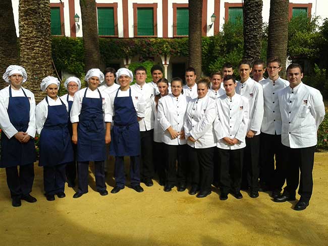 alumnos-gambrinusAperitivo-Hacienda-Guzman-2