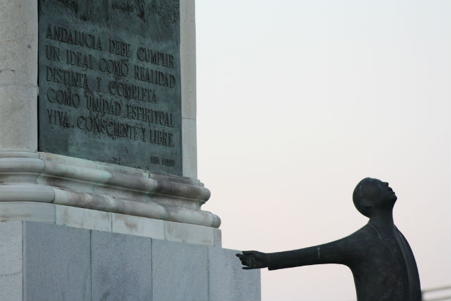 blas-infante-monumento-sevilla-julia-martinez-megafonofcom