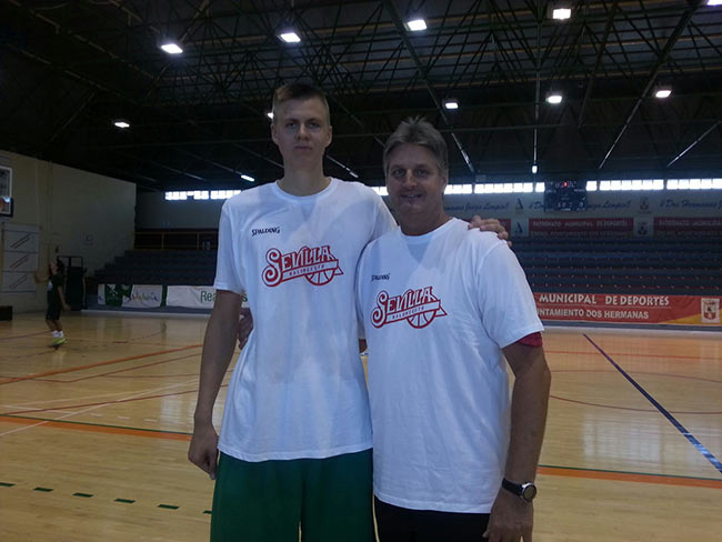 entreno porzingis scott2 medios