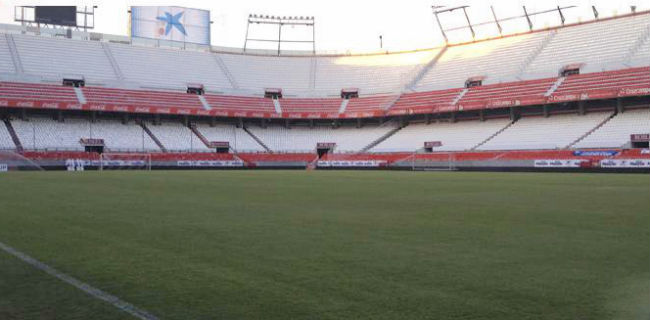El Sánchez Pizjuán recibe esta noche al Valencia en un intenso arranque liguero/ SFC