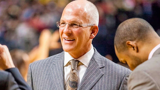 Jay Triano en su etapa como primer entrenador de los Raptors /NBA.com