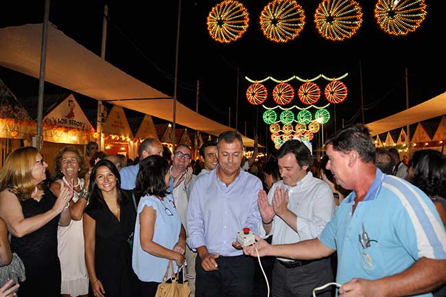 Alumbrado-de-la-Feria-de-Tomares-2014