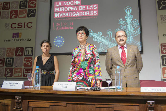 RuedaDPrensaNocheInvestigadores2014-252