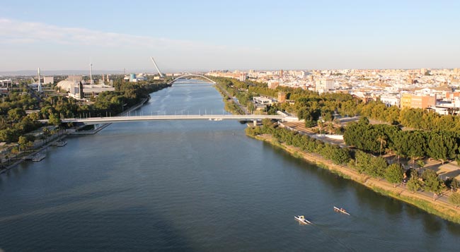 Vista aérea del tramo de río sobre el que se ubicaría el polémico puente/ SA