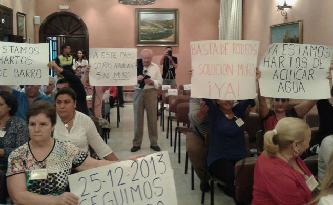 pleno-16oct14-pancartas-iualcala