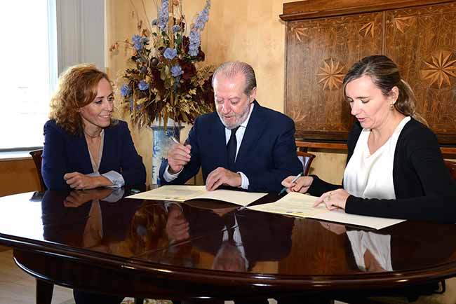 villalobos-firma-convenio-andalucia-emprende