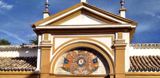 fachada-palacio-duenas