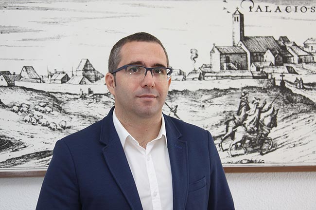 Juan-Manuel-Valle-alcalde-de-Los-Palacios