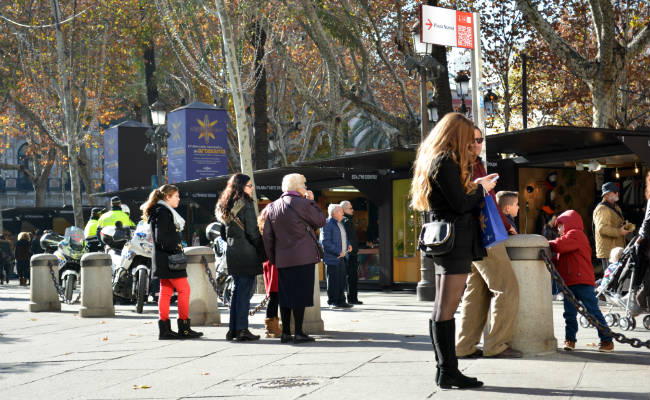 gente-plaza-nueva-navidad