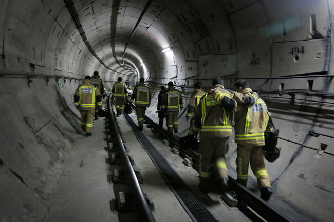 Bomberos-tuneles-Metro-1