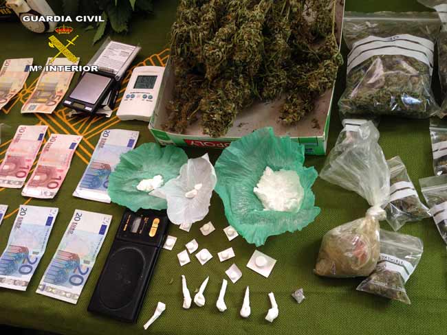 AZNALCOLLAR-DOS-DETENIDOS