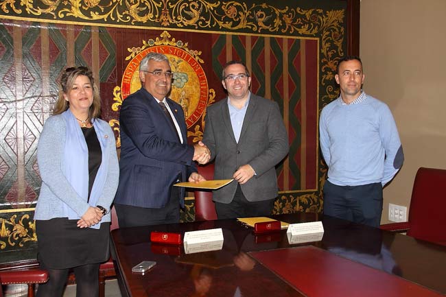 Alcalde-de-Los-Palacios-y-rector-de-la-Universidad-de-Sevilla