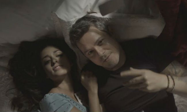 captura-videoclip-zombie-intemperie-alejandro-sanz