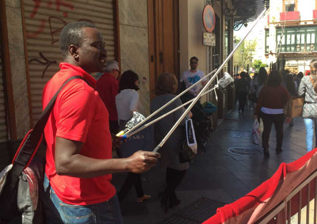 vendedor palos selfie