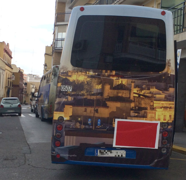 autobuses-urbanos-logo-psoe-tapado