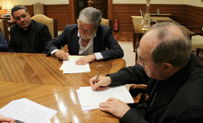 toscano-arzobispo-asenjo-firma-convenio