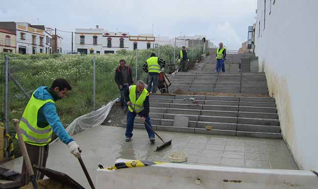 trabajadores-plan empleo-carmona