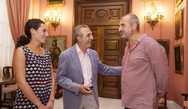 flores-reunion-adhara