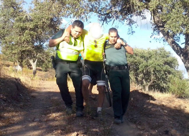 rescate-guardia-civil-ciclista