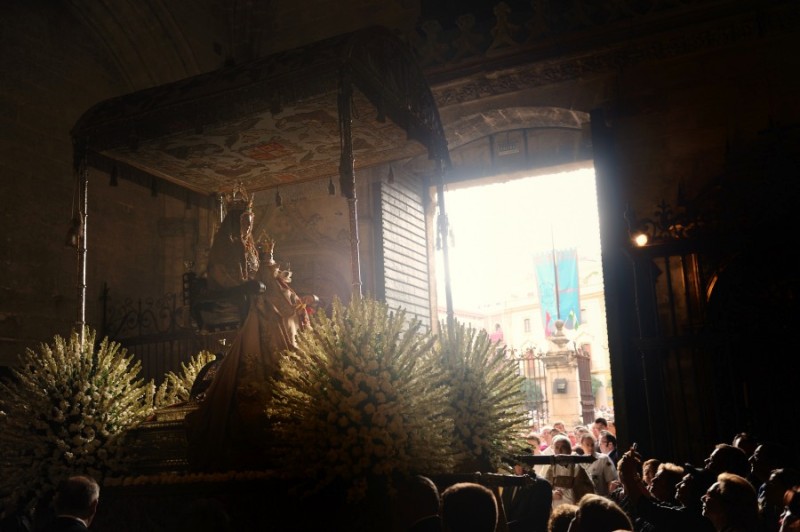 reyes-virgen-patrona-archidiocesis-sevilla