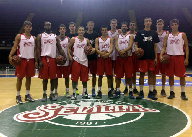 foto familia primer entreno1516