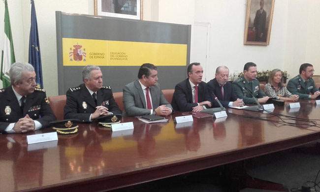 151009-firma-obras-cuarteles-Sevilla-4