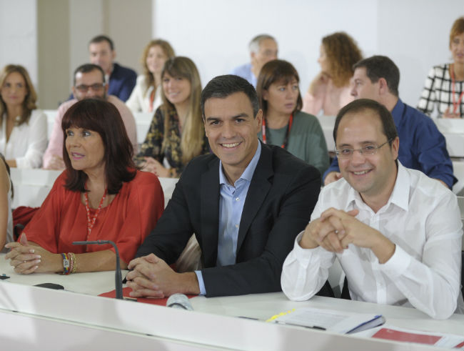 micaela-navarro-pedro-sanchez-cesar-luena-psoe