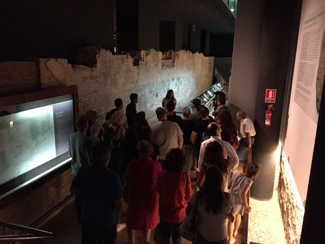 Turistas-castillo-de-san-jorge