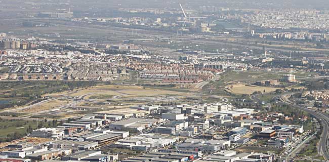 Sevilla, al fondo, desde el Aljarafe