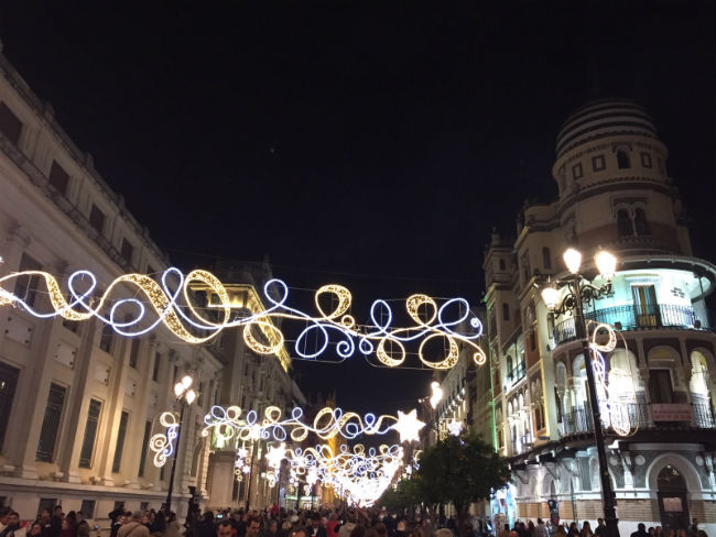 La avenida de la Constitución estrenará nuevos motivos navideños