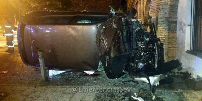 coche-empotrado-hospital-san-lazaro