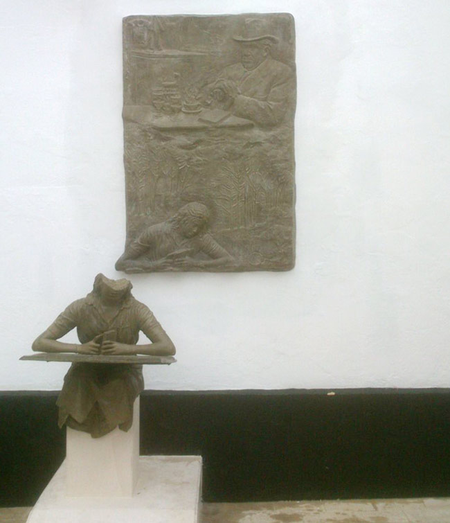 monumento-machado-calle-duenas