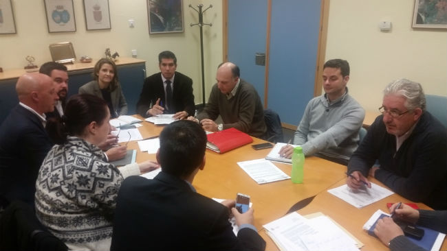 reunion-gines-espartinas-junta-cruce-semaforo