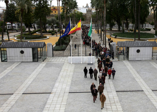 colas-entrada-parlamento-jornada-puertas-abiertas