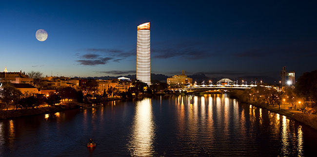 torre-pelli-noche