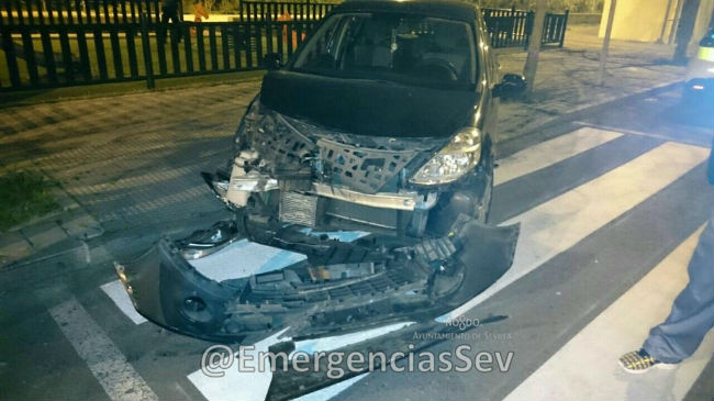 coche-accidentado-cerro-amate-sevilla
