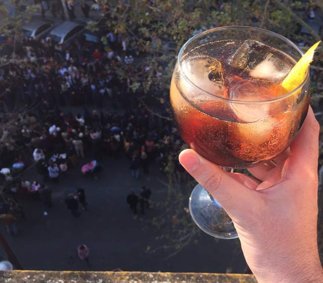 copa-con-semana-santa-al-fondo