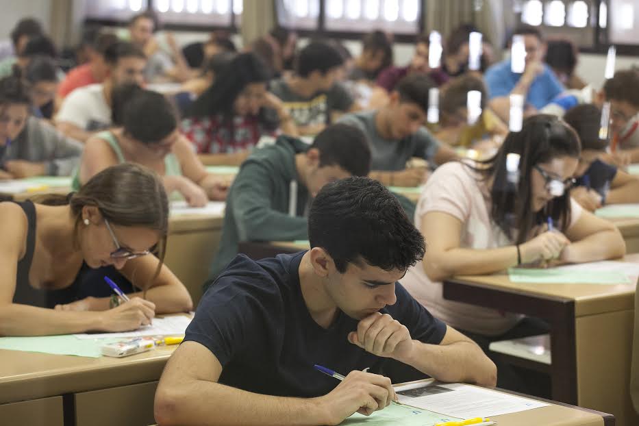 Estudiantes sevillanos/ SA