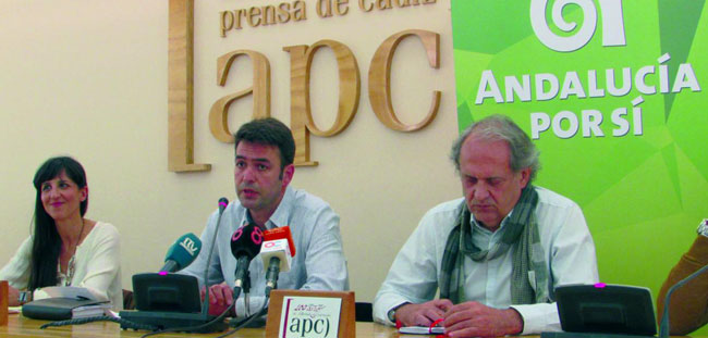 Lucía Ariza, Joaquín Bellido y Javier Aroca, miembros de AxSÍ
