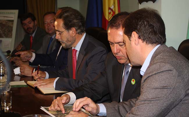 lopez-alcaldes-pasarela-ciclista-sevilla