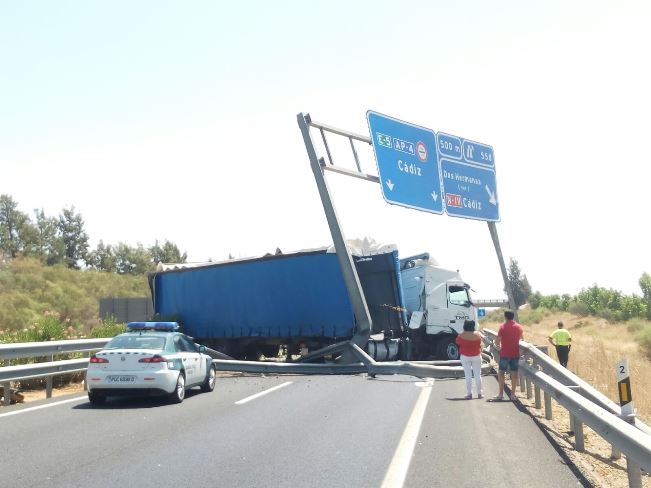 accidente-niv-dos-hermanas