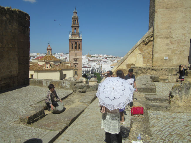 turistas-carmona-verano