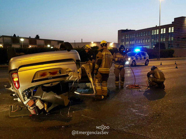 vuelco-turismo-ronda-urbana-norte-emergencias-sevilla